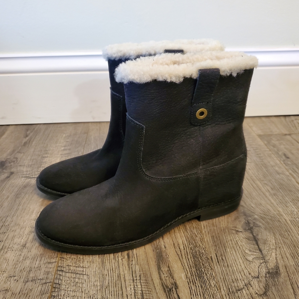 Cole Haan Genuine Shearling Hidden Wedge Boots Sz: 6.5